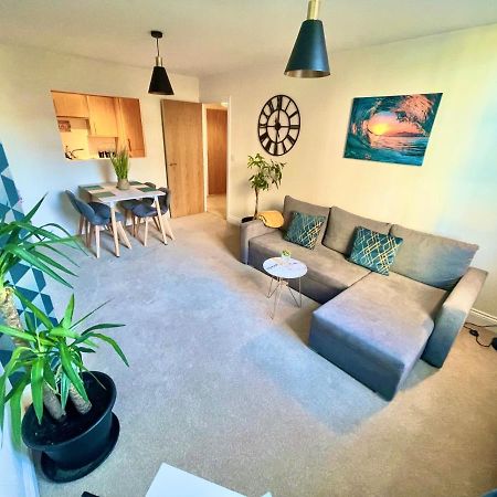 A Stylish Retreat - Super King Bed - Heart Of Town Centre - 5 Mins Stroll To Beach 伯恩茅斯 外观 照片