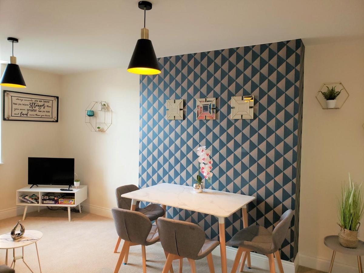 A Stylish Retreat - Super King Bed - Heart Of Town Centre - 5 Mins Stroll To Beach 伯恩茅斯 外观 照片