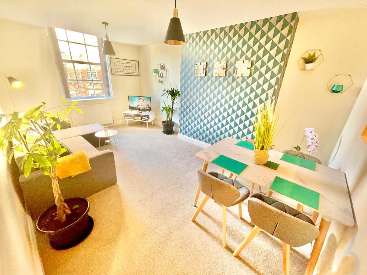 A Stylish Retreat - Super King Bed - Heart Of Town Centre - 5 Mins Stroll To Beach 伯恩茅斯 外观 照片