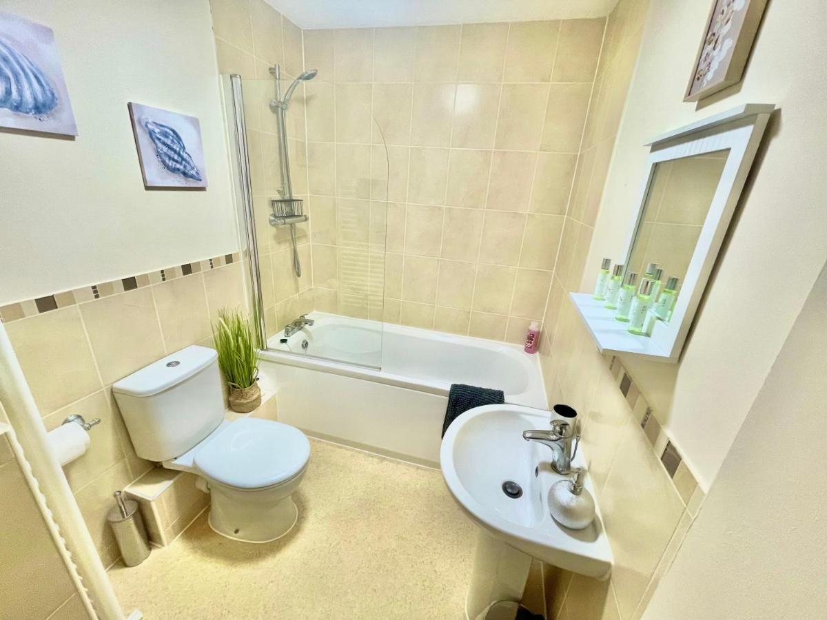 A Stylish Retreat - Super King Bed - Heart Of Town Centre - 5 Mins Stroll To Beach 伯恩茅斯 外观 照片