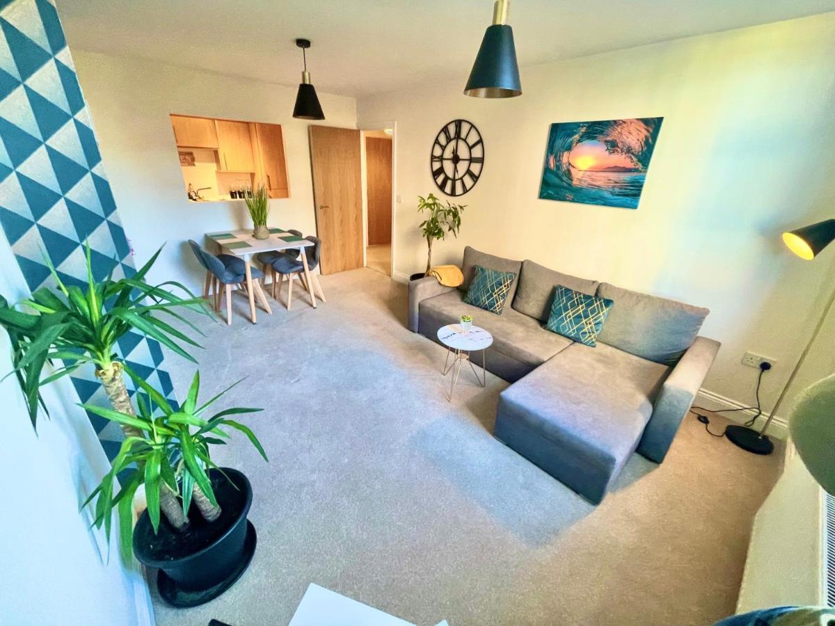 A Stylish Retreat - Super King Bed - Heart Of Town Centre - 5 Mins Stroll To Beach 伯恩茅斯 外观 照片