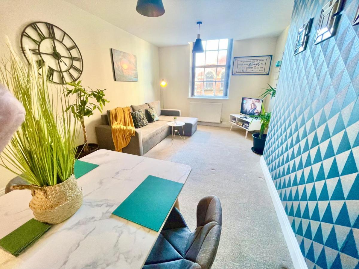 A Stylish Retreat - Super King Bed - Heart Of Town Centre - 5 Mins Stroll To Beach 伯恩茅斯 外观 照片