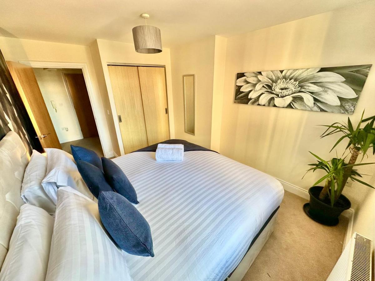 A Stylish Retreat - Super King Bed - Heart Of Town Centre - 5 Mins Stroll To Beach 伯恩茅斯 外观 照片