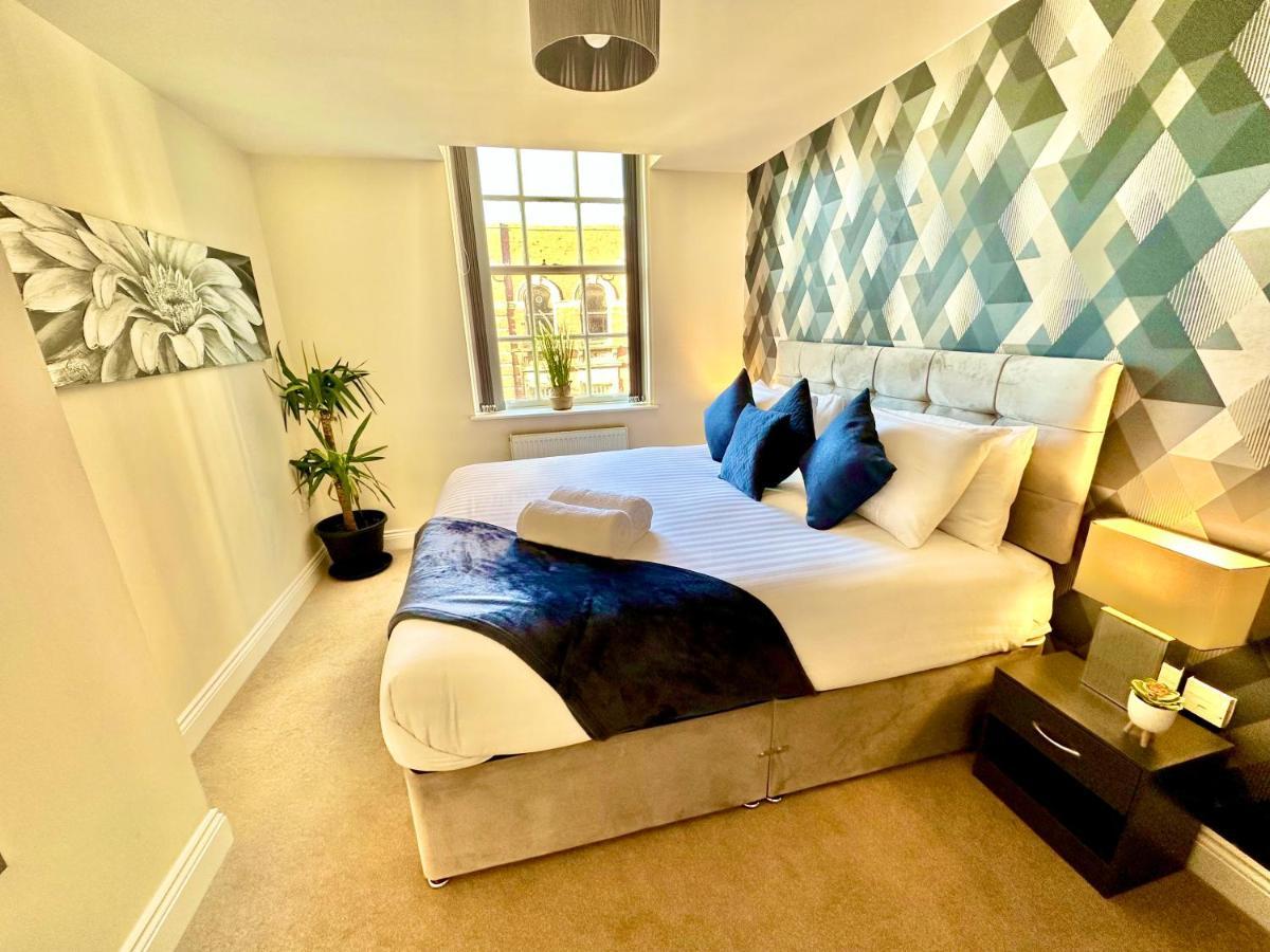 A Stylish Retreat - Super King Bed - Heart Of Town Centre - 5 Mins Stroll To Beach 伯恩茅斯 外观 照片