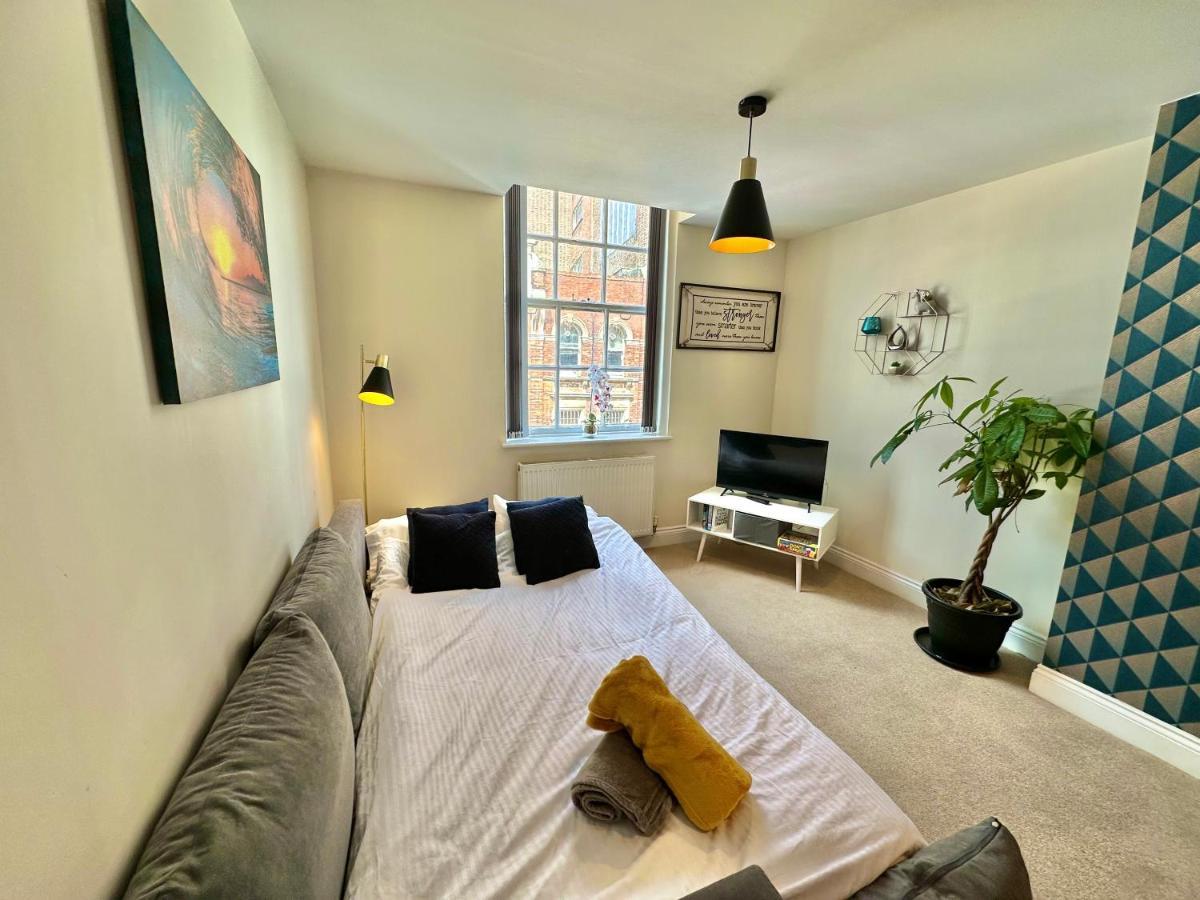 A Stylish Retreat - Super King Bed - Heart Of Town Centre - 5 Mins Stroll To Beach 伯恩茅斯 外观 照片